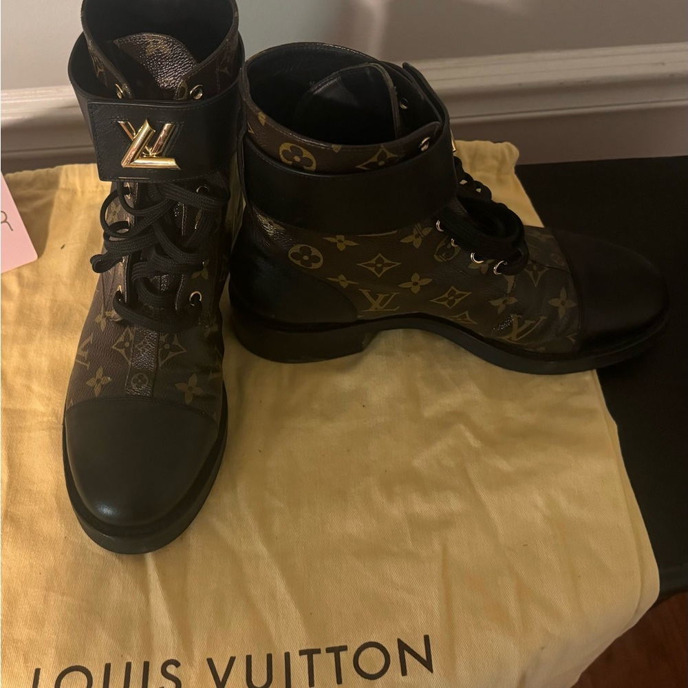 Louis Vuitton Wonderland Boots Size 41 - Picture 4 of 9